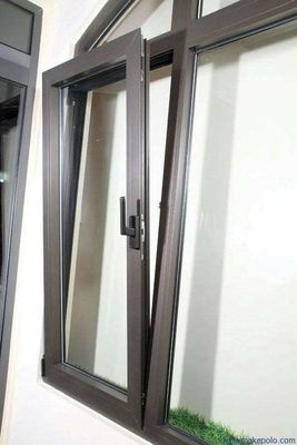 Rivestimento in polvere per finestre con vetro a base appesa